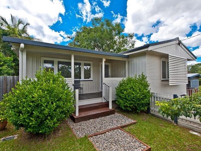 8 Bernoth Street, QLD 4034