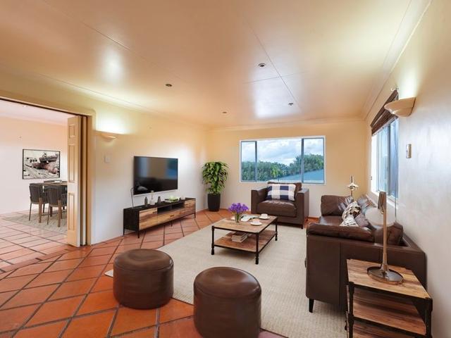 17 Crest Ave, QLD 4680