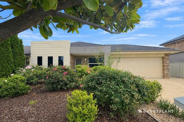 15 Hartland Crescent, VIC 3810