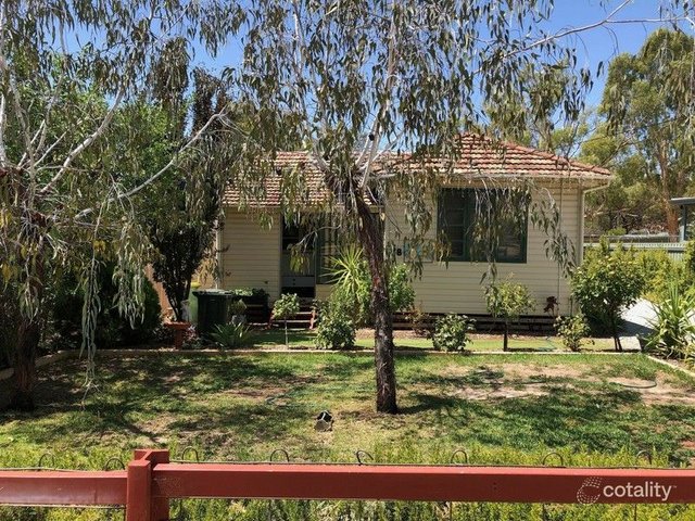 58 James St, WA 6460