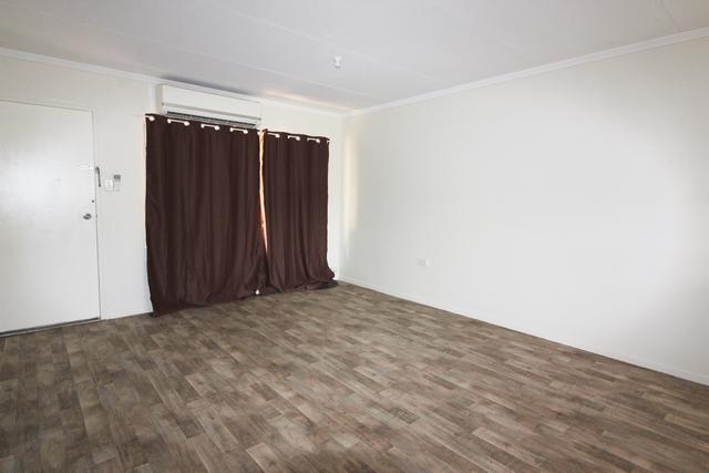 Unit 3/148 West St, QLD 4825