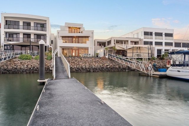 67 Gulf Point Drive, SA 5018