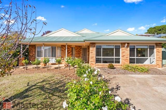 11 Lawson Drive, NSW 2722
