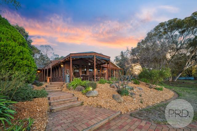15 Maple Road, NSW 2650