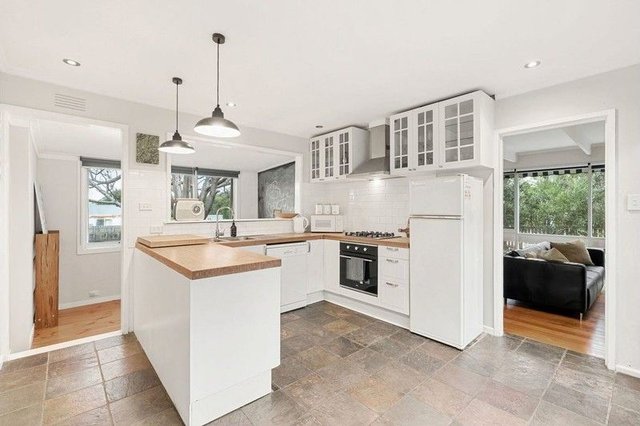 48 Lake Avenue, VIC 3226