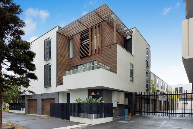 17 Pearl River Rd, VIC 3008