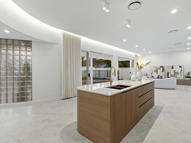 11 Fanfare Street, QLD 4113
