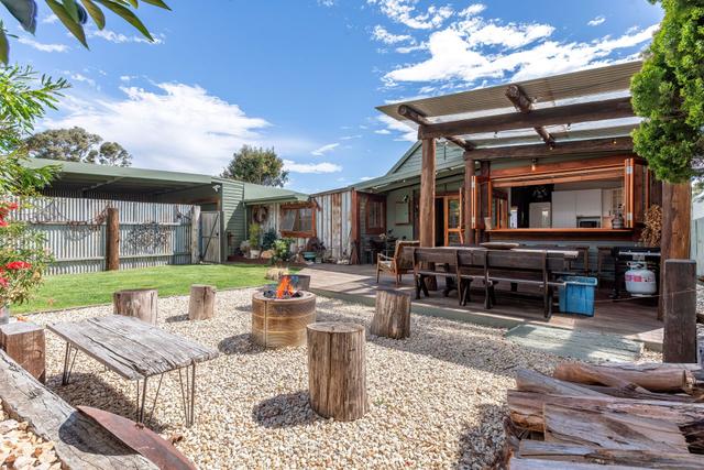 8 Little Gahan Street, NSW 2549