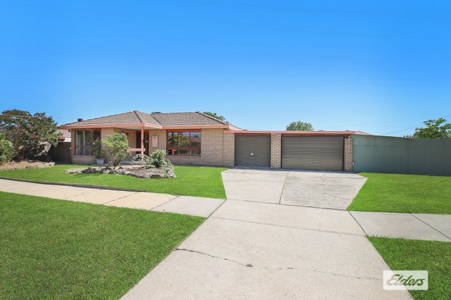 12 Robert Crescent, VIC 3690