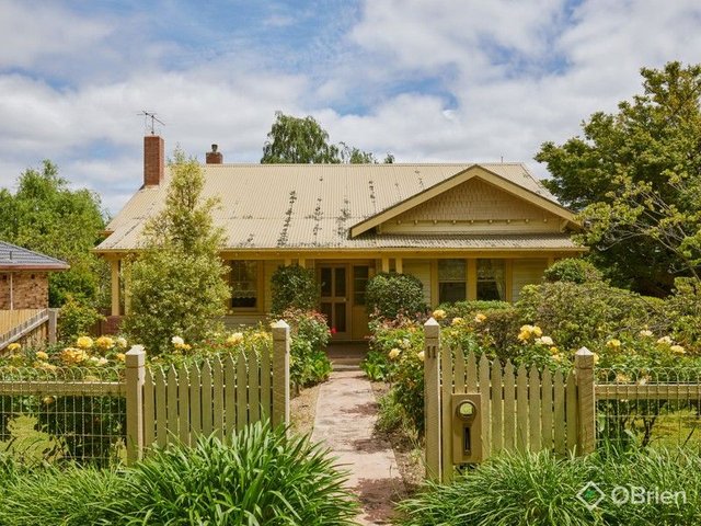 11 Albert Road, VIC 3818