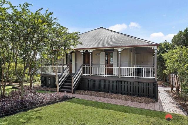 4 Dora Street, QLD 4105