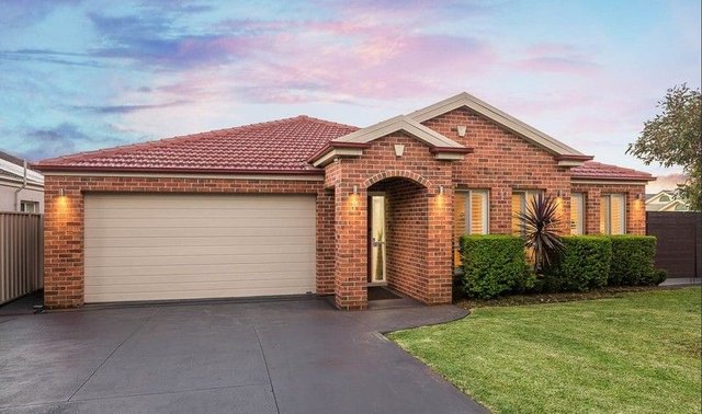 16 Honeyeater  Crescent, NSW 2155