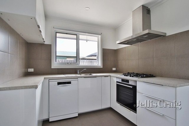 2/27 Elder Street Street, VIC 3169