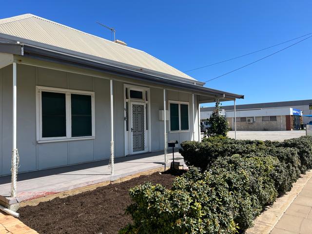 a/21 Sanford Street, WA 6530