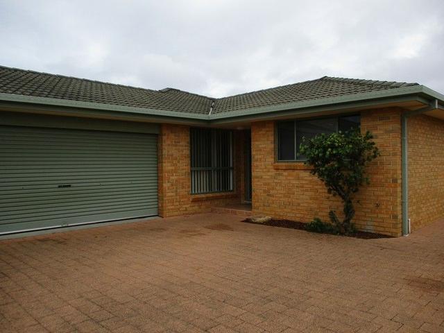 Unit 2/15 Grandis Dr, NSW 2428