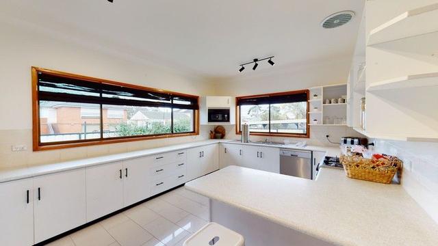 8 Park  Street, NSW 2280