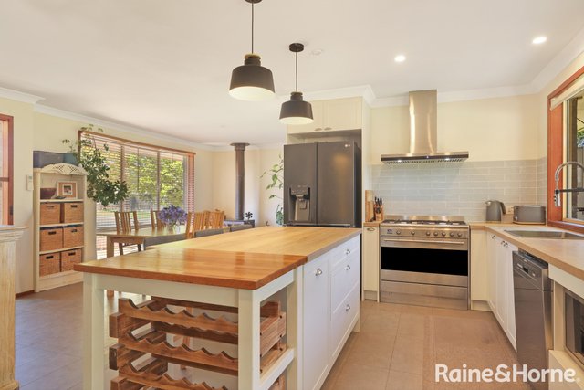 17 Janice Crescent, NSW 2577