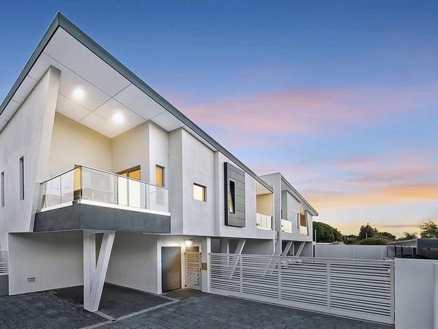 15/2 Walter Road West Road, WA 6052