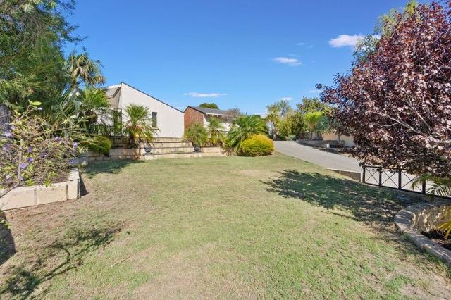 16 Brompton Place, WA 6064