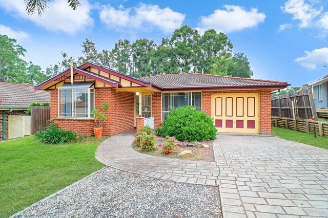 8 Pardalote Place, NSW 2745
