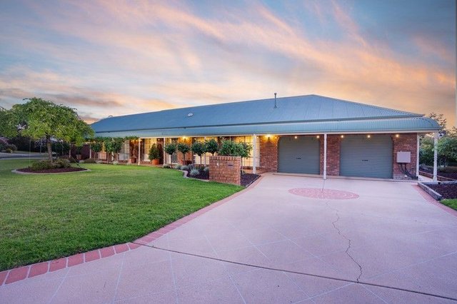 5 Keatinge Court, NSW 2641