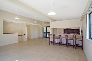 Standard Photo (2014-04-29)