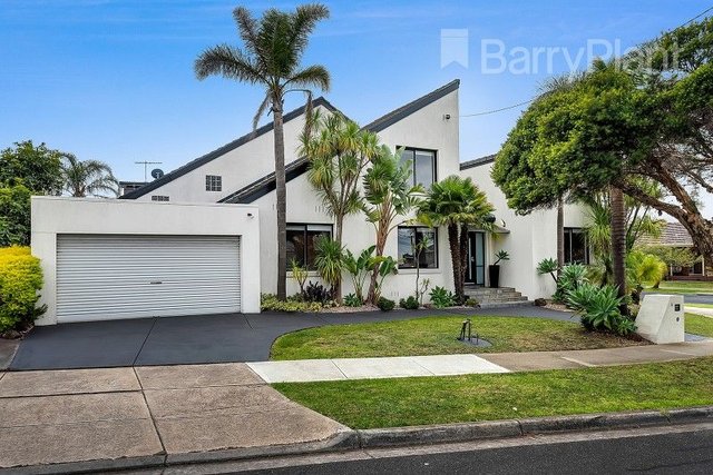 2 Kentmere Court, VIC 3059