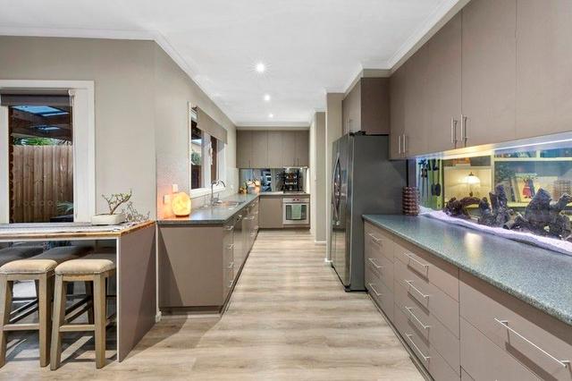 8 Portsmouth Crescent, VIC 3216