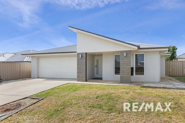 15 Beetson Street, NSW 2650