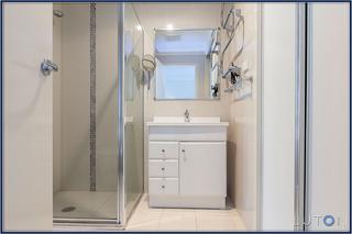 Bathroom (2014-01-28)