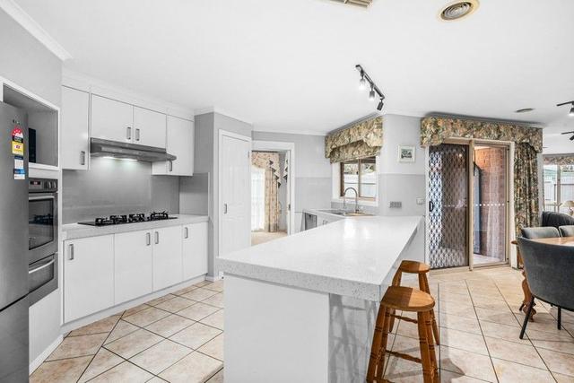 17 Crystal Brook Court, VIC 3805