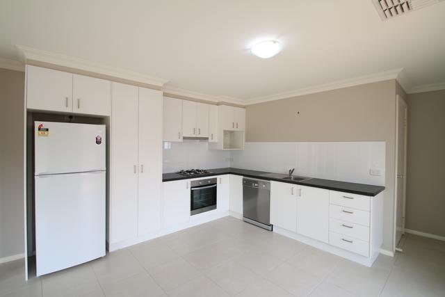 2/53 Frost Street, NSW 2800