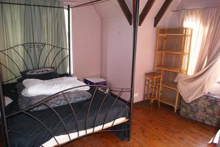 Bedroom 1 (2013-04-11)