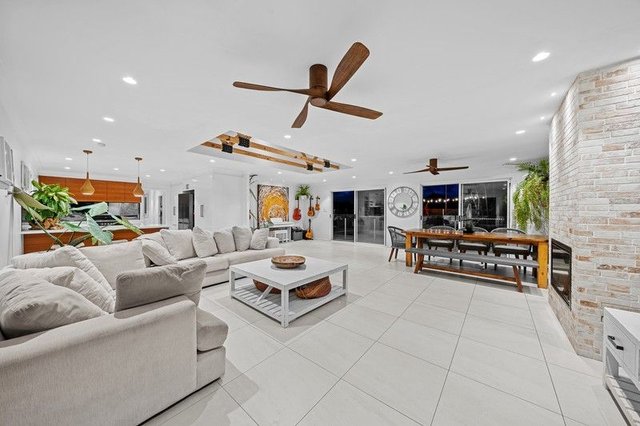 2 Whistler Drive, QLD 4220