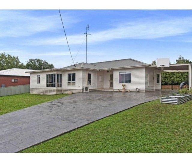 12 Westacott Street, VIC 3300