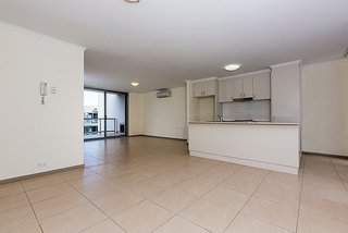 Living to kitchen