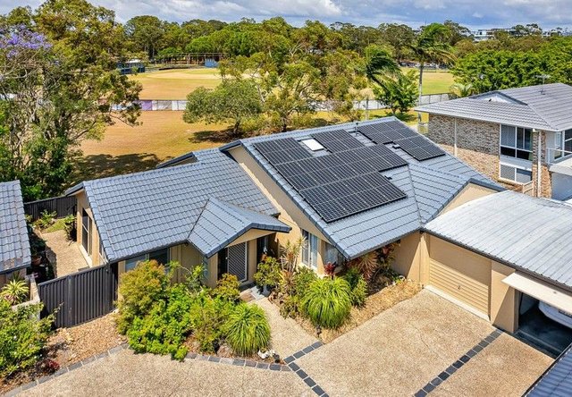 2/63 Saint Kevins Avenue, QLD 4217