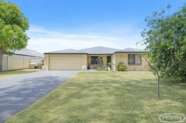 3 Adela Bend, WA 6180