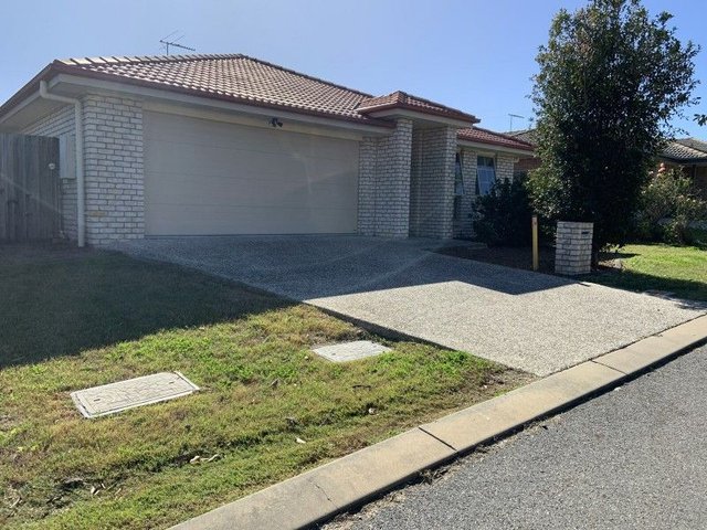 House 28/12 Walnut Cres, QLD 4311