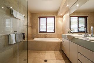 Main Bathroom (2014-10-15)