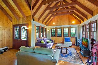 Living Area (2016-06-15)