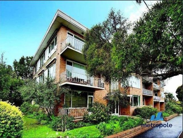 2/98 Burke Road, VIC 3145