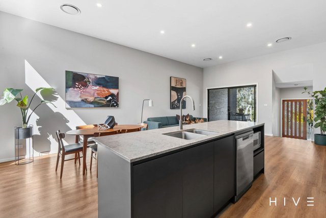 3/8 Powlett Street, ACT 2617