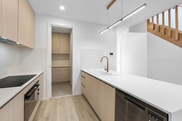 34 Morotai Parade, VIC 3081