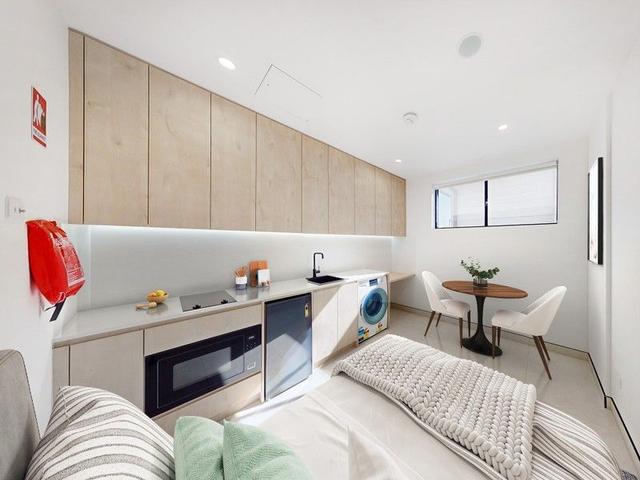 9/27 Allison Road, NSW 2161