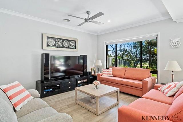 24 Coco  Crescent, VIC 3730