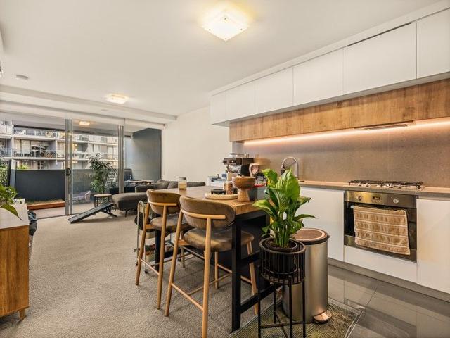 40202/50 Duncan Street, QLD 4101