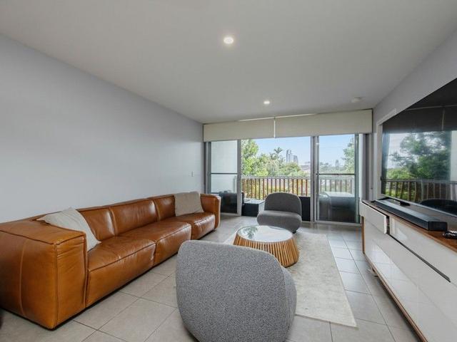 4310/1-7 Waterford Court, QLD 4217