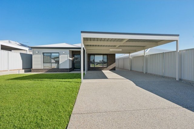 5 Livingstone Drive, NSW 2738