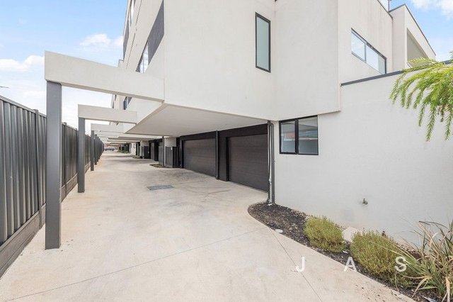 12/247 Ballarat Road, VIC 3011